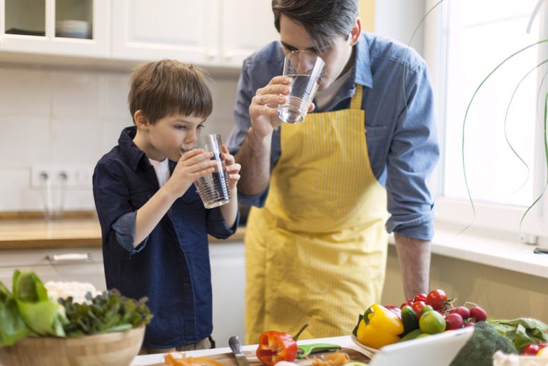 Lợi ích Của Việc Uống Nước Giữ đủ Nước Cho Cơ Thể