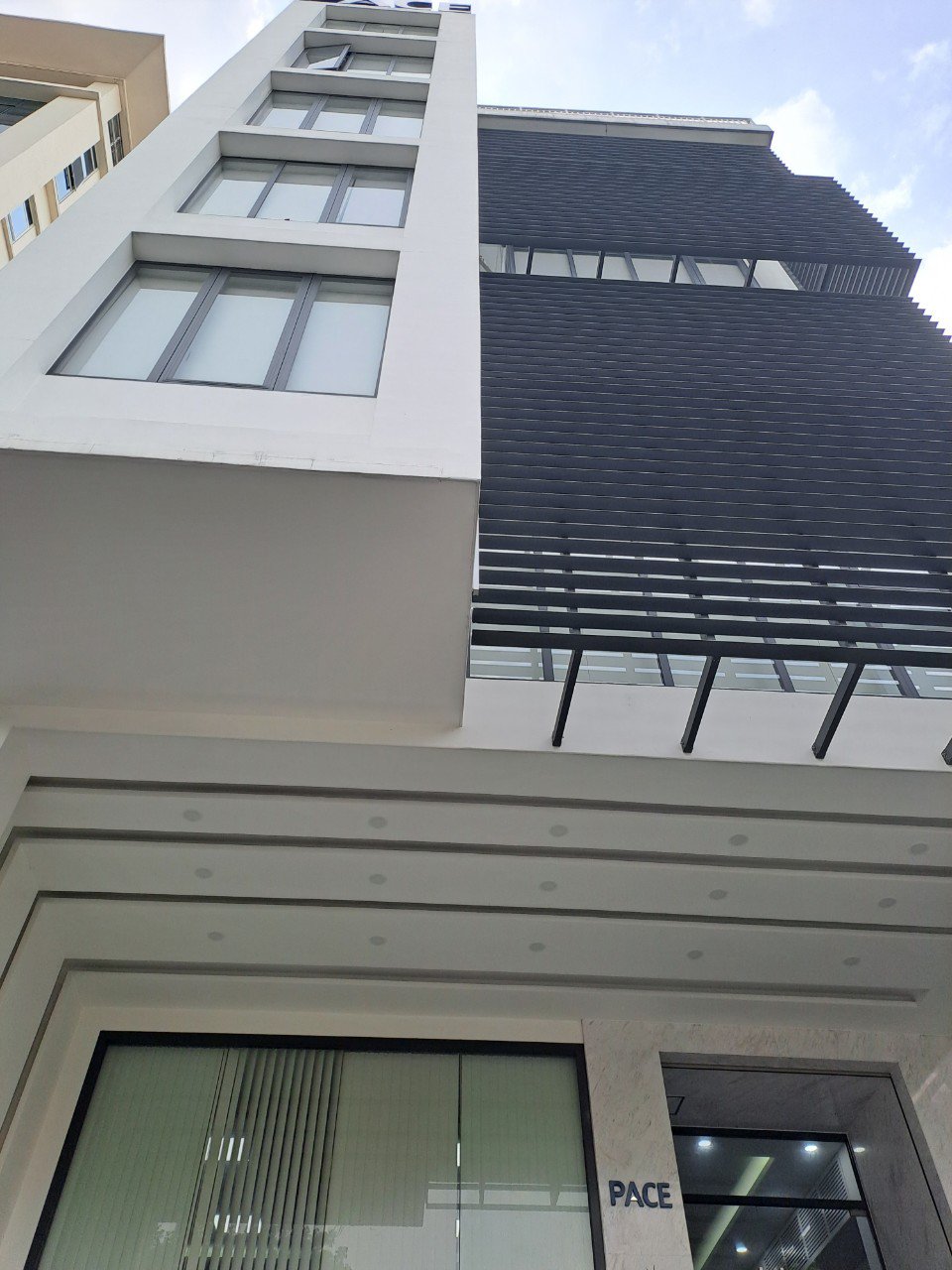 Hệ thống lọc đầu nguồn chia xuống 7 cây nóng lạnh Trường Doanh nhân PACE