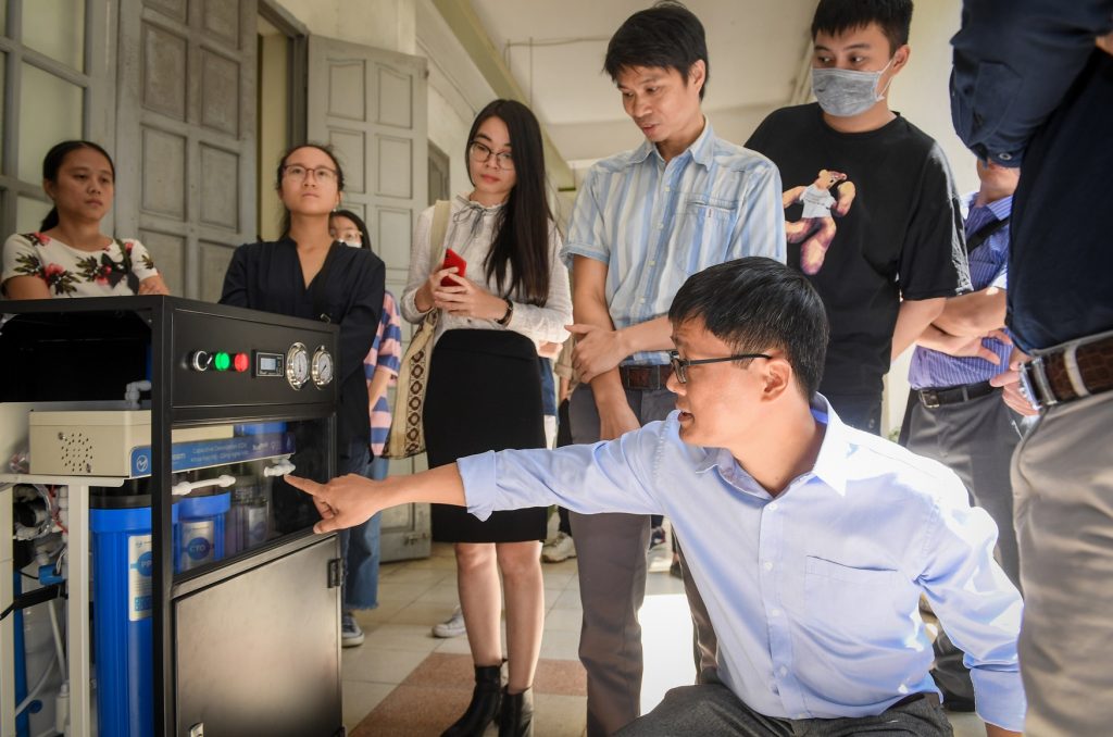 Tiến sĩ Đỗ Hữu Quyết giải thích về công nghệ lọc nước siêu tinh khiết mới
