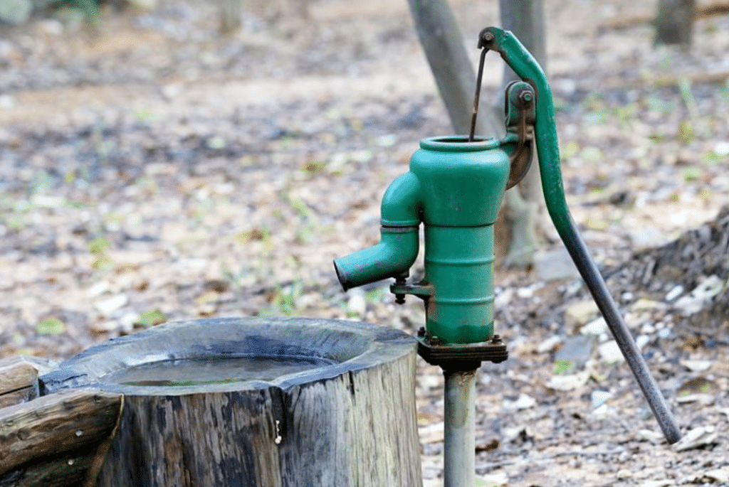 Không riêng khu vực nông thôn, nhiều hộ gia đình tại thành thị cũng sử dụng nước giếng khoan